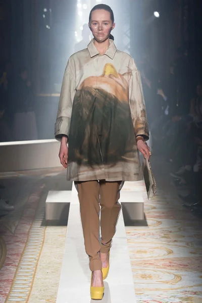 Look 14